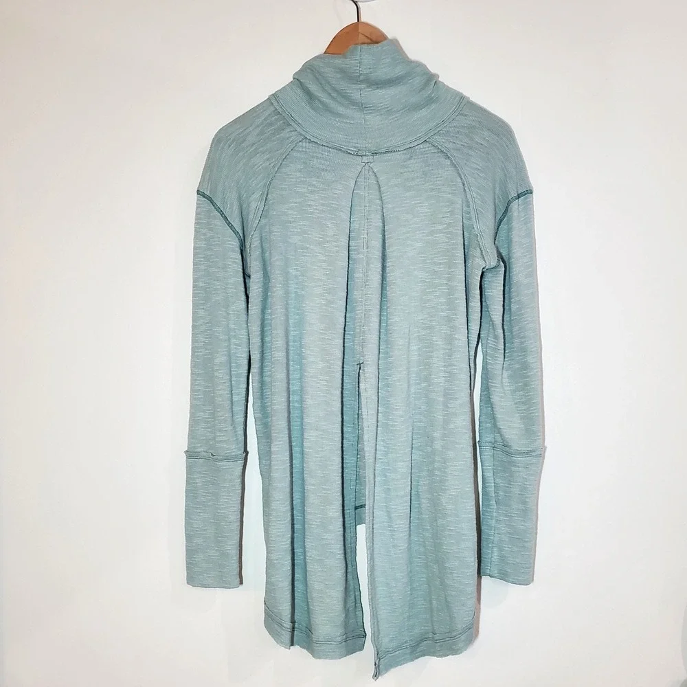 Free People We The Free Tara Split Back Turtleneck Sweater Size Small, Green